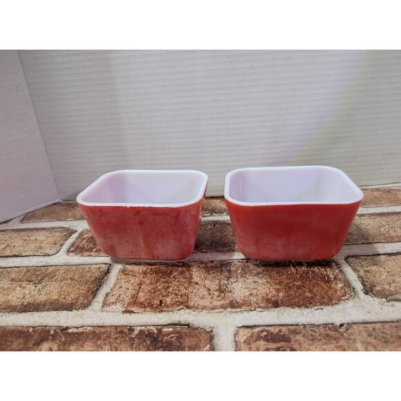 SET 2 Vintage Pyrex 0501 Small 1.5 Cup & 3 Square 407B Red Refrigerator Dishes - Picture 2 of 10
